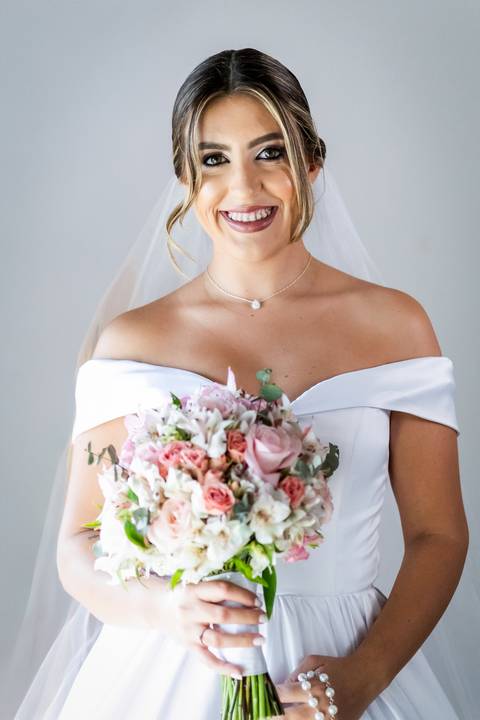 casar-casamento-wedding-cerimonia-make-noiva-noivo-araguari-vestido-maquiagem-buque-madrinha-daniel-custodio-uberlandia-festa-cerimonial-amor-aliança-video-dj-buffet-damas-love-fotografias-fotografo-minas-gerais-carro-pista-banda-cabelo-igreja-padre-reels'