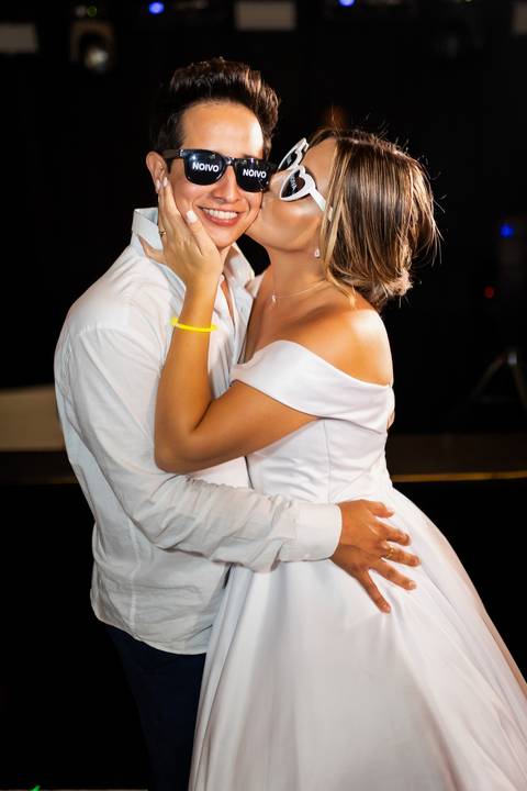 casar-casamento-wedding-cerimonia-make-noiva-noivo-araguari-vestido-maquiagem-buque-madrinha-daniel-custodio-uberlandia-festa-cerimonial-amor-aliança-video-dj-buffet-damas-love-fotografias-fotografo-minas-gerais-carro-pista-banda-cabelo-igreja-padre-reels'