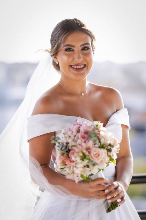 casar-casamento-wedding-cerimonia-make-noiva-noivo-araguari-vestido-maquiagem-buque-madrinha-daniel-custodio-uberlandia-festa-cerimonial-amor-aliança-video-dj-buffet-damas-love-fotografias-fotografo-minas-gerais-carro-pista-banda-cabelo-igreja-padre-reels'