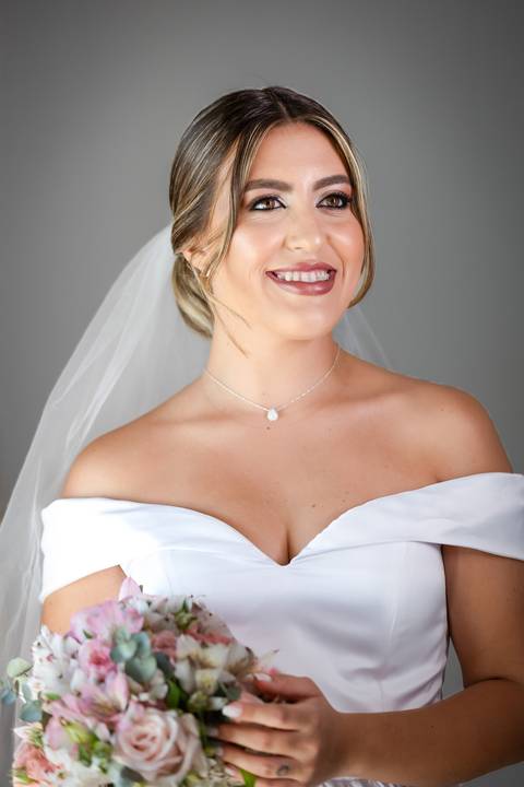 casar-casamento-wedding-cerimonia-make-noiva-noivo-araguari-vestido-maquiagem-buque-madrinha-daniel-custodio-uberlandia-festa-cerimonial-amor-aliança-video-dj-buffet-damas-love-fotografias-fotografo-minas-gerais-carro-pista-banda-cabelo-igreja-padre-reels'