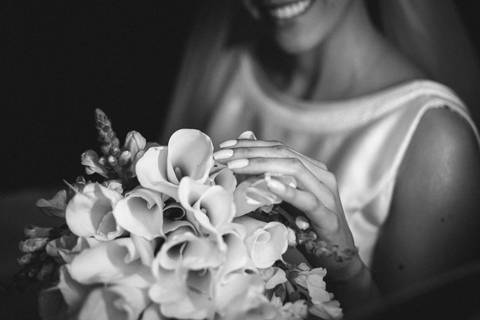 casar-casamento-wedding-cerimonia-make-noiva-noivo-araguari-vestido-maquiagem-buque-madrinha-daniel-custodio-uberlandia-festa-cerimonial-amor-aliança-video-dj-buffet-damas-love-fotografias-fotografo-minas-gerais-carro-pista-banda-cabelo-igreja-padre-reels'