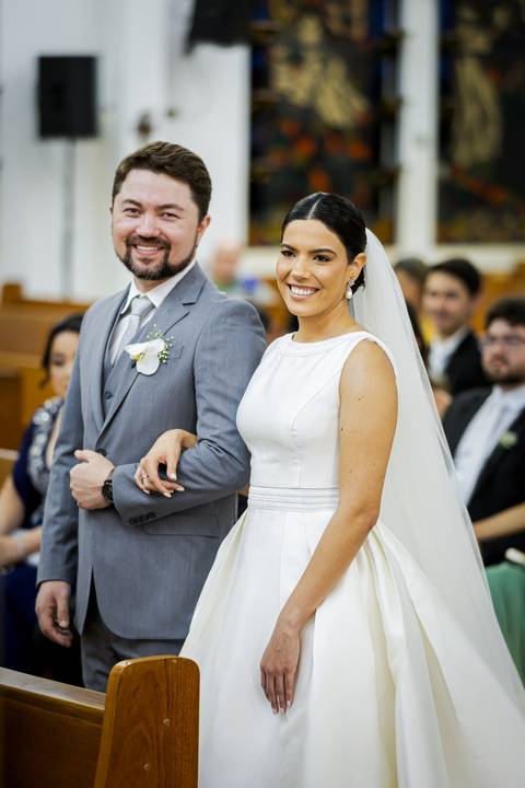 casar-casamento-wedding-cerimonia-make-noiva-noivo-araguari-vestido-maquiagem-buque-madrinha-daniel-custodio-uberlandia-festa-cerimonial-amor-aliança-video-dj-buffet-damas-love-fotografias-fotografo-minas-gerais-carro-pista-banda-cabelo-igreja-padre-reels'