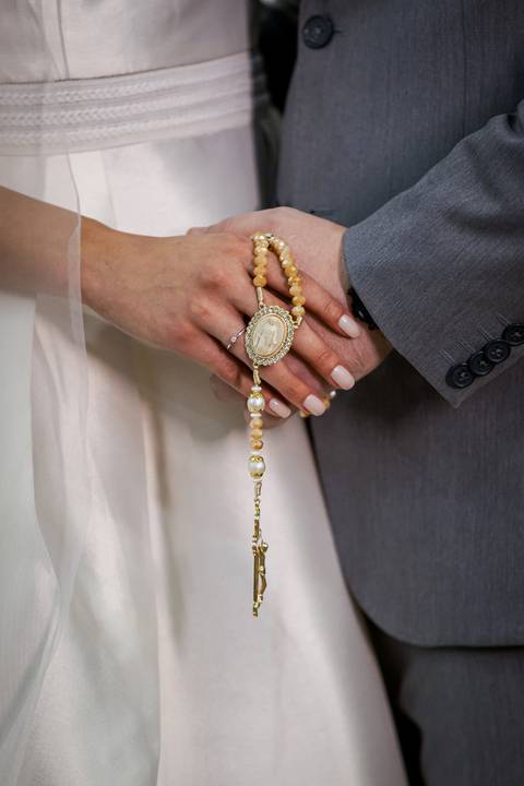 casar-casamento-wedding-cerimonia-make-noiva-noivo-araguari-vestido-maquiagem-buque-madrinha-daniel-custodio-uberlandia-festa-cerimonial-amor-aliança-video-dj-buffet-damas-love-fotografias-fotografo-minas-gerais-carro-pista-banda-cabelo-igreja-padre-reels'