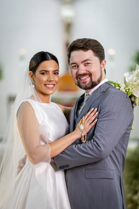 casar-casamento-wedding-cerimonia-make-noiva-noivo-araguari-vestido-maquiagem-buque-madrinha-daniel-custodio-uberlandia-festa-cerimonial-amor-aliança-video-dj-buffet-damas-love-fotografias-fotografo-minas-gerais-carro-pista-banda-cabelo-igreja-padre-reels'
