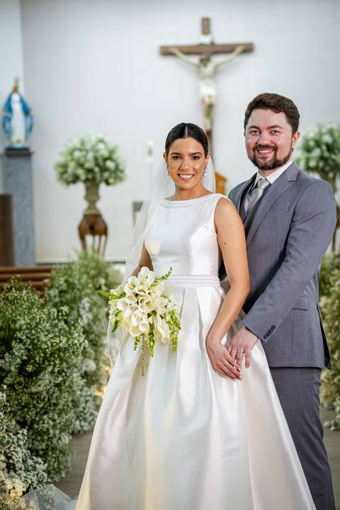 casar-casamento-wedding-cerimonia-make-noiva-noivo-araguari-vestido-maquiagem-buque-madrinha-daniel-custodio-uberlandia-festa-cerimonial-amor-aliança-video-dj-buffet-damas-love-fotografias-fotografo-minas-gerais-carro-pista-banda-cabelo-igreja-padre-reels'