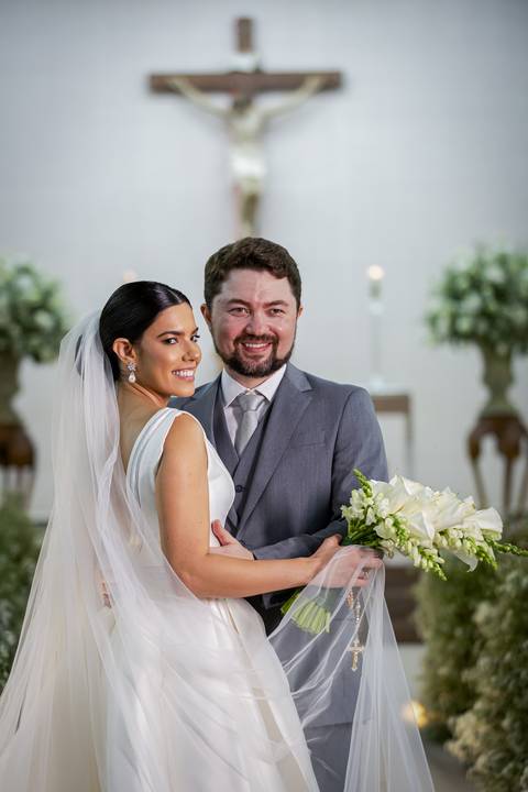 casar-casamento-wedding-cerimonia-make-noiva-noivo-araguari-vestido-maquiagem-buque-madrinha-daniel-custodio-uberlandia-festa-cerimonial-amor-aliança-video-dj-buffet-damas-love-fotografias-fotografo-minas-gerais-carro-pista-banda-cabelo-igreja-padre-reels'