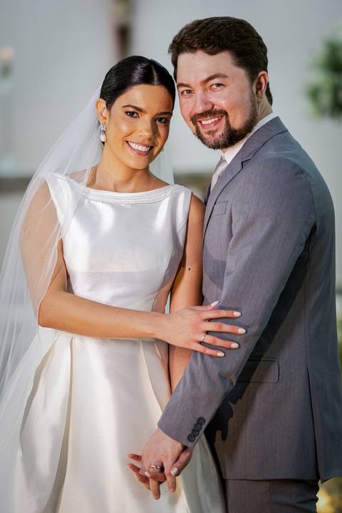 casar-casamento-wedding-cerimonia-make-noiva-noivo-araguari-vestido-maquiagem-buque-madrinha-daniel-custodio-uberlandia-festa-cerimonial-amor-aliança-video-dj-buffet-damas-love-fotografias-fotografo-minas-gerais-carro-pista-banda-cabelo-igreja-padre-reels'