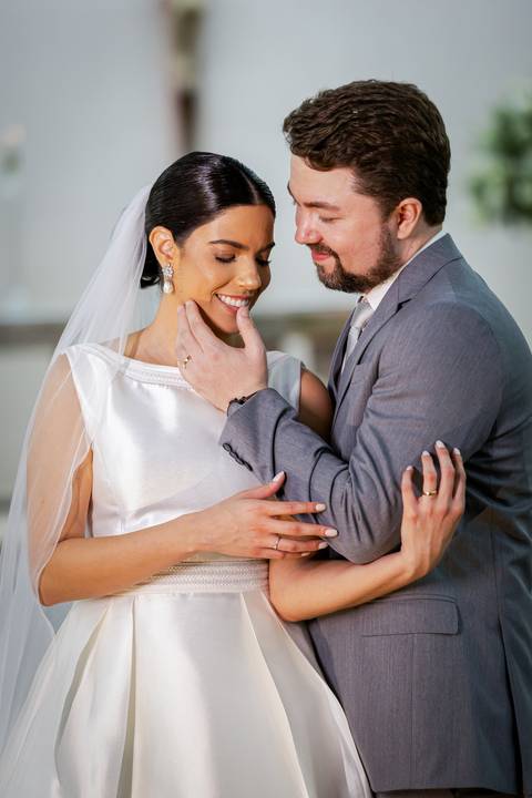 casar-casamento-wedding-cerimonia-make-noiva-noivo-araguari-vestido-maquiagem-buque-madrinha-daniel-custodio-uberlandia-festa-cerimonial-amor-aliança-video-dj-buffet-damas-love-fotografias-fotografo-minas-gerais-carro-pista-banda-cabelo-igreja-padre-reels'