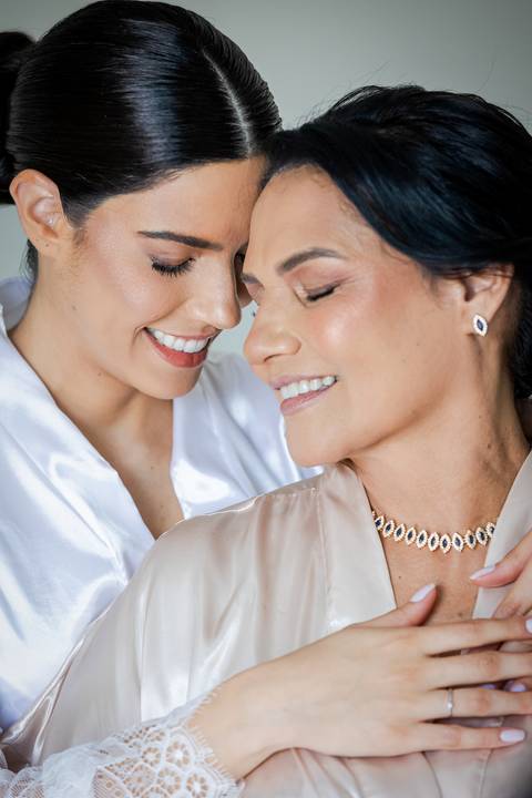 casar-casamento-wedding-cerimonia-make-noiva-noivo-araguari-vestido-maquiagem-buque-madrinha-daniel-custodio-uberlandia-festa-cerimonial-amor-aliança-video-dj-buffet-damas-love-fotografias-fotografo-minas-gerais-carro-pista-banda-cabelo-igreja-padre-reels'