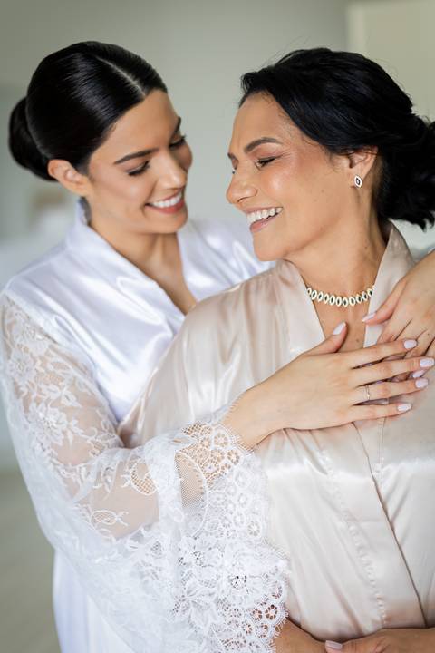 casar-casamento-wedding-cerimonia-make-noiva-noivo-araguari-vestido-maquiagem-buque-madrinha-daniel-custodio-uberlandia-festa-cerimonial-amor-aliança-video-dj-buffet-damas-love-fotografias-fotografo-minas-gerais-carro-pista-banda-cabelo-igreja-padre-reels'