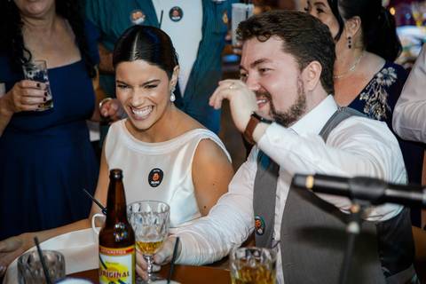 casar-casamento-wedding-cerimonia-make-noiva-noivo-araguari-vestido-maquiagem-buque-madrinha-daniel-custodio-uberlandia-festa-cerimonial-amor-aliança-video-dj-buffet-damas-love-fotografias-fotografo-minas-gerais-carro-pista-banda-cabelo-igreja-padre-reels'