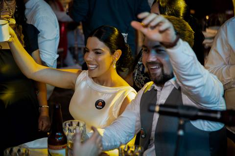 casar-casamento-wedding-cerimonia-make-noiva-noivo-araguari-vestido-maquiagem-buque-madrinha-daniel-custodio-uberlandia-festa-cerimonial-amor-aliança-video-dj-buffet-damas-love-fotografias-fotografo-minas-gerais-carro-pista-banda-cabelo-igreja-padre-reels'