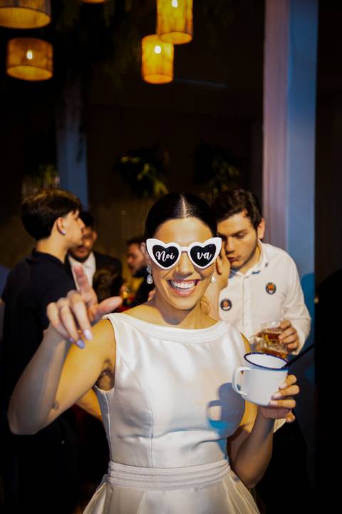 casar-casamento-wedding-cerimonia-make-noiva-noivo-araguari-vestido-maquiagem-buque-madrinha-daniel-custodio-uberlandia-festa-cerimonial-amor-aliança-video-dj-buffet-damas-love-fotografias-fotografo-minas-gerais-carro-pista-banda-cabelo-igreja-padre-reels'