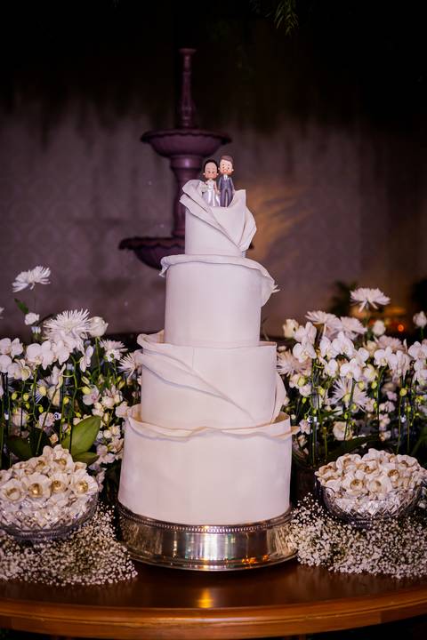 casar-casamento-wedding-cerimonia-make-noiva-noivo-araguari-vestido-maquiagem-buque-madrinha-daniel-custodio-uberlandia-festa-cerimonial-amor-aliança-video-dj-buffet-damas-love-fotografias-fotografo-minas-gerais-carro-pista-banda-cabelo-igreja-padre-reels'