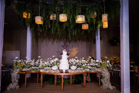 casar-casamento-wedding-cerimonia-make-noiva-noivo-araguari-vestido-maquiagem-buque-madrinha-daniel-custodio-uberlandia-festa-cerimonial-amor-aliança-video-dj-buffet-damas-love-fotografias-fotografo-minas-gerais-carro-pista-banda-cabelo-igreja-padre-reels'