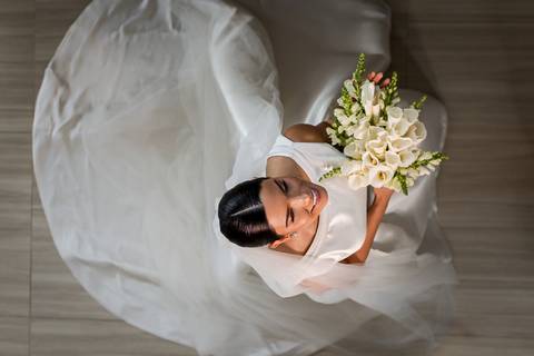 casar-casamento-wedding-cerimonia-make-noiva-noivo-araguari-vestido-maquiagem-buque-madrinha-daniel-custodio-uberlandia-festa-cerimonial-amor-aliança-video-dj-buffet-damas-love-fotografias-fotografo-minas-gerais-carro-pista-banda-cabelo-igreja-padre-reels'