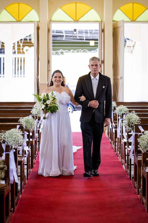 casar-casamento-wedding-cerimonia-make-noiva-noivo-araguari-vestido-maquiagem-buque-madrinha-daniel-custodio-uberlandia-festa-cerimonial-amor-aliança-video-dj-buffet-damas-love-fotografias-fotografo-minas-gerais-carro-pista-banda-cabelo-igreja-padre-reels'