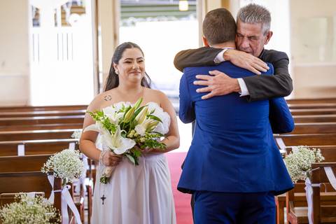 casar-casamento-wedding-cerimonia-make-noiva-noivo-araguari-vestido-maquiagem-buque-madrinha-daniel-custodio-uberlandia-festa-cerimonial-amor-aliança-video-dj-buffet-damas-love-fotografias-fotografo-minas-gerais-carro-pista-banda-cabelo-igreja-padre-reels'