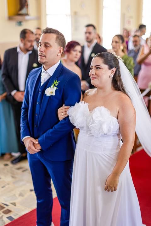 casar-casamento-wedding-cerimonia-make-noiva-noivo-araguari-vestido-maquiagem-buque-madrinha-daniel-custodio-uberlandia-festa-cerimonial-amor-aliança-video-dj-buffet-damas-love-fotografias-fotografo-minas-gerais-carro-pista-banda-cabelo-igreja-padre-reels'