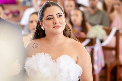 casar-casamento-wedding-cerimonia-make-noiva-noivo-araguari-vestido-maquiagem-buque-madrinha-daniel-custodio-uberlandia-festa-cerimonial-amor-aliança-video-dj-buffet-damas-love-fotografias-fotografo-minas-gerais-carro-pista-banda-cabelo-igreja-padre-reels'