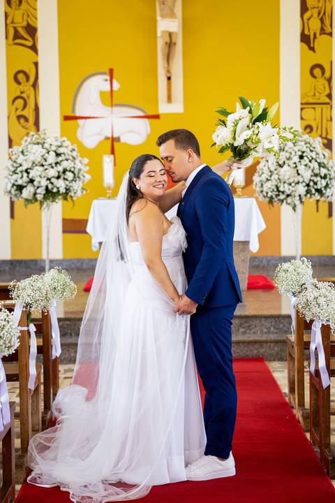 casar-casamento-wedding-cerimonia-make-noiva-noivo-araguari-vestido-maquiagem-buque-madrinha-daniel-custodio-uberlandia-festa-cerimonial-amor-aliança-video-dj-buffet-damas-love-fotografias-fotografo-minas-gerais-carro-pista-banda-cabelo-igreja-padre-reels'
