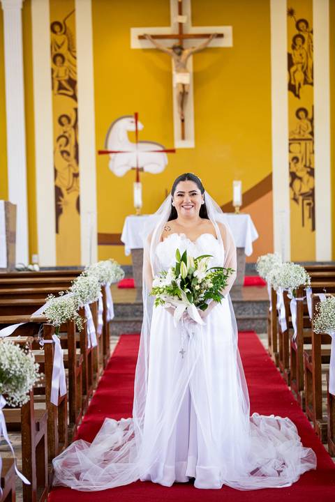 casar-casamento-wedding-cerimonia-make-noiva-noivo-araguari-vestido-maquiagem-buque-madrinha-daniel-custodio-uberlandia-festa-cerimonial-amor-aliança-video-dj-buffet-damas-love-fotografias-fotografo-minas-gerais-carro-pista-banda-cabelo-igreja-padre-reels'