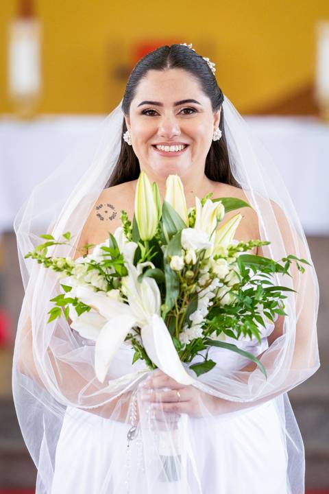 casar-casamento-wedding-cerimonia-make-noiva-noivo-araguari-vestido-maquiagem-buque-madrinha-daniel-custodio-uberlandia-festa-cerimonial-amor-aliança-video-dj-buffet-damas-love-fotografias-fotografo-minas-gerais-carro-pista-banda-cabelo-igreja-padre-reels'