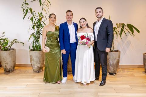 casar-casamento-wedding-cerimonia-make-noiva-noivo-araguari-vestido-maquiagem-buque-madrinha-daniel-custodio-uberlandia-festa-cerimonial-amor-aliança-video-dj-buffet-damas-love-fotografias-fotografo-minas-gerais-carro-pista-banda-cabelo-igreja-padre-reels'