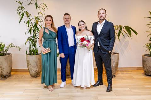 casar-casamento-wedding-cerimonia-make-noiva-noivo-araguari-vestido-maquiagem-buque-madrinha-daniel-custodio-uberlandia-festa-cerimonial-amor-aliança-video-dj-buffet-damas-love-fotografias-fotografo-minas-gerais-carro-pista-banda-cabelo-igreja-padre-reels'