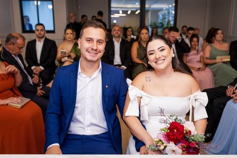 casar-casamento-wedding-cerimonia-make-noiva-noivo-araguari-vestido-maquiagem-buque-madrinha-daniel-custodio-uberlandia-festa-cerimonial-amor-aliança-video-dj-buffet-damas-love-fotografias-fotografo-minas-gerais-carro-pista-banda-cabelo-igreja-padre-reels'