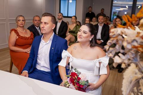 casar-casamento-wedding-cerimonia-make-noiva-noivo-araguari-vestido-maquiagem-buque-madrinha-daniel-custodio-uberlandia-festa-cerimonial-amor-aliança-video-dj-buffet-damas-love-fotografias-fotografo-minas-gerais-carro-pista-banda-cabelo-igreja-padre-reels'