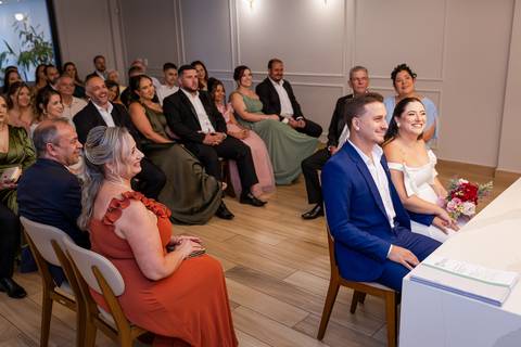 casar-casamento-wedding-cerimonia-make-noiva-noivo-araguari-vestido-maquiagem-buque-madrinha-daniel-custodio-uberlandia-festa-cerimonial-amor-aliança-video-dj-buffet-damas-love-fotografias-fotografo-minas-gerais-carro-pista-banda-cabelo-igreja-padre-reels'