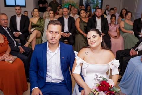 casar-casamento-wedding-cerimonia-make-noiva-noivo-araguari-vestido-maquiagem-buque-madrinha-daniel-custodio-uberlandia-festa-cerimonial-amor-aliança-video-dj-buffet-damas-love-fotografias-fotografo-minas-gerais-carro-pista-banda-cabelo-igreja-padre-reels'