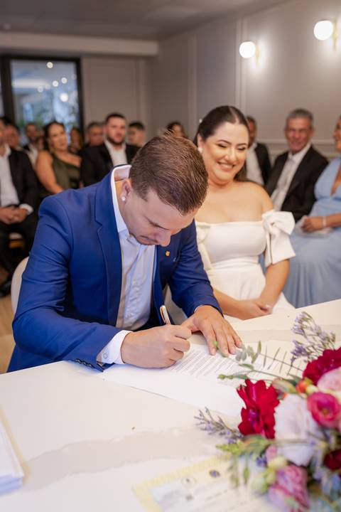 casar-casamento-wedding-cerimonia-make-noiva-noivo-araguari-vestido-maquiagem-buque-madrinha-daniel-custodio-uberlandia-festa-cerimonial-amor-aliança-video-dj-buffet-damas-love-fotografias-fotografo-minas-gerais-carro-pista-banda-cabelo-igreja-padre-reels'