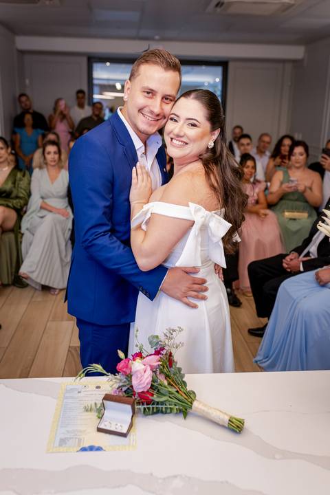 casar-casamento-wedding-cerimonia-make-noiva-noivo-araguari-vestido-maquiagem-buque-madrinha-daniel-custodio-uberlandia-festa-cerimonial-amor-aliança-video-dj-buffet-damas-love-fotografias-fotografo-minas-gerais-carro-pista-banda-cabelo-igreja-padre-reels'