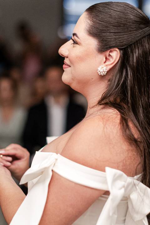 casar-casamento-wedding-cerimonia-make-noiva-noivo-araguari-vestido-maquiagem-buque-madrinha-daniel-custodio-uberlandia-festa-cerimonial-amor-aliança-video-dj-buffet-damas-love-fotografias-fotografo-minas-gerais-carro-pista-banda-cabelo-igreja-padre-reels'