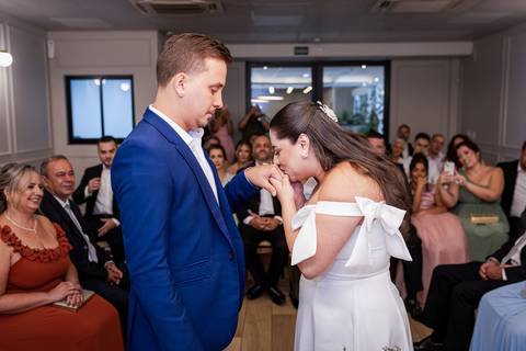 casar-casamento-wedding-cerimonia-make-noiva-noivo-araguari-vestido-maquiagem-buque-madrinha-daniel-custodio-uberlandia-festa-cerimonial-amor-aliança-video-dj-buffet-damas-love-fotografias-fotografo-minas-gerais-carro-pista-banda-cabelo-igreja-padre-reels'