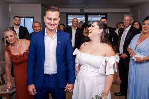 casar-casamento-wedding-cerimonia-make-noiva-noivo-araguari-vestido-maquiagem-buque-madrinha-daniel-custodio-uberlandia-festa-cerimonial-amor-aliança-video-dj-buffet-damas-love-fotografias-fotografo-minas-gerais-carro-pista-banda-cabelo-igreja-padre-reels'