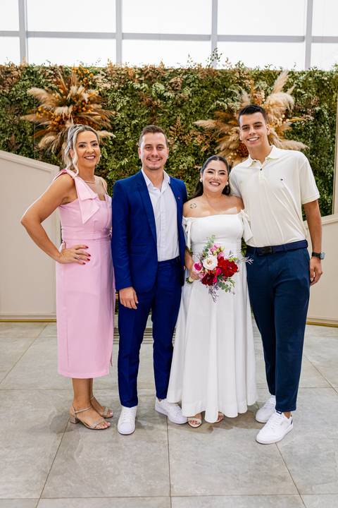 casar-casamento-wedding-cerimonia-make-noiva-noivo-araguari-vestido-maquiagem-buque-madrinha-daniel-custodio-uberlandia-festa-cerimonial-amor-aliança-video-dj-buffet-damas-love-fotografias-fotografo-minas-gerais-carro-pista-banda-cabelo-igreja-padre-reels'