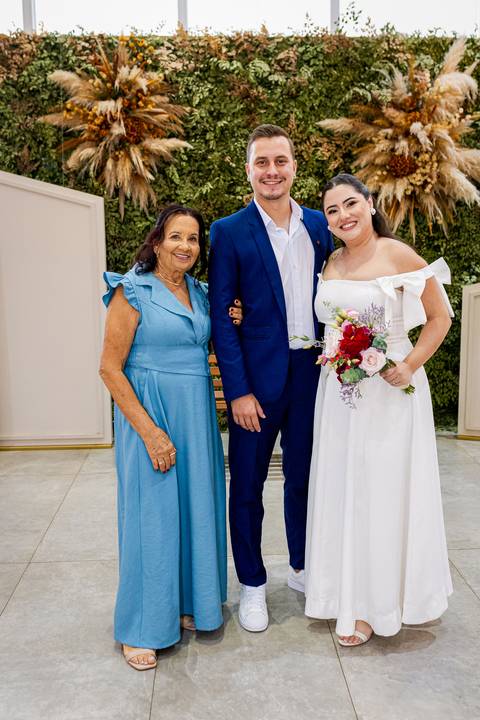 casar-casamento-wedding-cerimonia-make-noiva-noivo-araguari-vestido-maquiagem-buque-madrinha-daniel-custodio-uberlandia-festa-cerimonial-amor-aliança-video-dj-buffet-damas-love-fotografias-fotografo-minas-gerais-carro-pista-banda-cabelo-igreja-padre-reels'