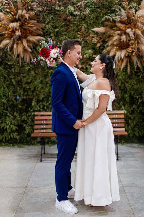 casar-casamento-wedding-cerimonia-make-noiva-noivo-araguari-vestido-maquiagem-buque-madrinha-daniel-custodio-uberlandia-festa-cerimonial-amor-aliança-video-dj-buffet-damas-love-fotografias-fotografo-minas-gerais-carro-pista-banda-cabelo-igreja-padre-reels'