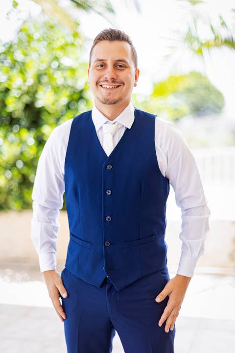 casar-casamento-wedding-cerimonia-make-noiva-noivo-araguari-vestido-maquiagem-buque-madrinha-daniel-custodio-uberlandia-festa-cerimonial-amor-aliança-video-dj-buffet-damas-love-fotografias-fotografo-minas-gerais-carro-pista-banda-cabelo-igreja-padre-reels'