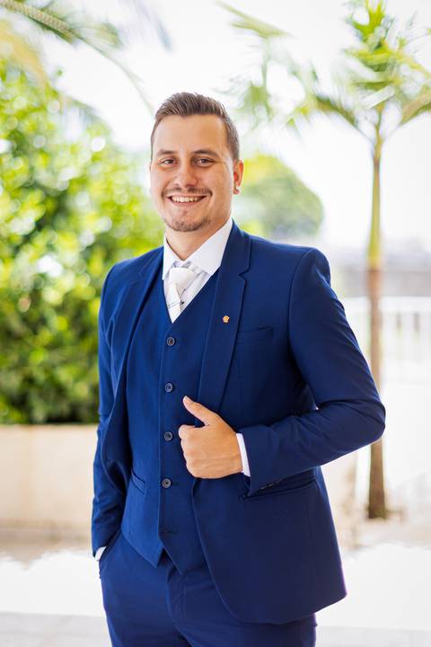 casar-casamento-wedding-cerimonia-make-noiva-noivo-araguari-vestido-maquiagem-buque-madrinha-daniel-custodio-uberlandia-festa-cerimonial-amor-aliança-video-dj-buffet-damas-love-fotografias-fotografo-minas-gerais-carro-pista-banda-cabelo-igreja-padre-reels'