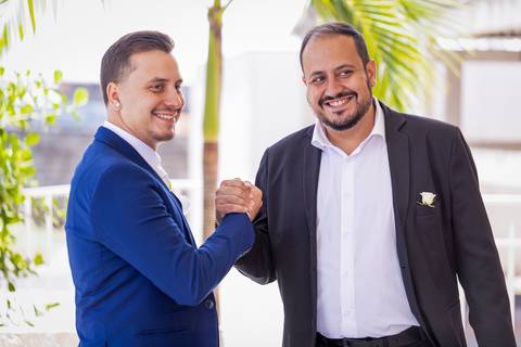 casar-casamento-wedding-cerimonia-make-noiva-noivo-araguari-vestido-maquiagem-buque-madrinha-daniel-custodio-uberlandia-festa-cerimonial-amor-aliança-video-dj-buffet-damas-love-fotografias-fotografo-minas-gerais-carro-pista-banda-cabelo-igreja-padre-reels'