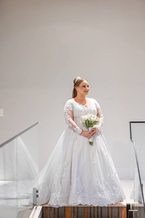 casar-casamento-wedding-cerimonia-make-noiva-noivo-araguari-vestido-maquiagem-buque-madrinha-daniel-custodio-uberlandia-festa-cerimonial-amor-aliança-video-dj-buffet-damas-love-fotografias-fotografo-minas-gerais-carro-pista-banda-cabelo-igreja-padre-reels'