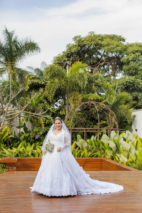 casar-casamento-wedding-cerimonia-make-noiva-noivo-araguari-vestido-maquiagem-buque-madrinha-daniel-custodio-uberlandia-festa-cerimonial-amor-aliança-video-dj-buffet-damas-love-fotografias-fotografo-minas-gerais-carro-pista-banda-cabelo-igreja-padre-reels'