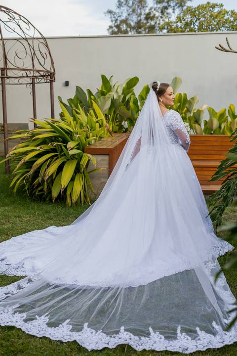 casar-casamento-wedding-cerimonia-make-noiva-noivo-araguari-vestido-maquiagem-buque-madrinha-daniel-custodio-uberlandia-festa-cerimonial-amor-aliança-video-dj-buffet-damas-love-fotografias-fotografo-minas-gerais-carro-pista-banda-cabelo-igreja-padre-reels'