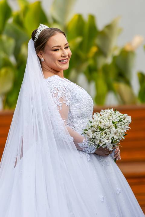 casar-casamento-wedding-cerimonia-make-noiva-noivo-araguari-vestido-maquiagem-buque-madrinha-daniel-custodio-uberlandia-festa-cerimonial-amor-aliança-video-dj-buffet-damas-love-fotografias-fotografo-minas-gerais-carro-pista-banda-cabelo-igreja-padre-reels'