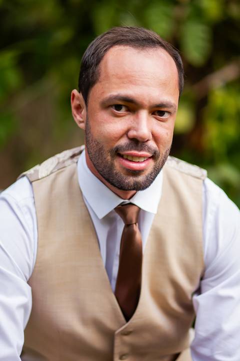 casar-casamento-wedding-cerimonia-make-noiva-noivo-araguari-vestido-maquiagem-buque-madrinha-daniel-custodio-uberlandia-festa-cerimonial-amor-aliança-video-dj-buffet-damas-love-fotografias-fotografo-minas-gerais-carro-pista-banda-cabelo-igreja-padre-reels'