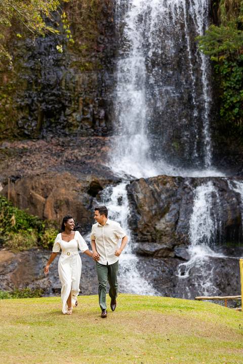 pre-wedding-ensaio-fotos-fotografias-casal-casamento-noiva-noivo-araxa-minas-gerais-daniel-custodio-uberlandia-casar-make off-padrinha-madrinho-dama-foto-cinema-amor-love-buque-criativo-viagem-love-amar-fotografo-cerimonial-igreja-chacara,festa-DJ'